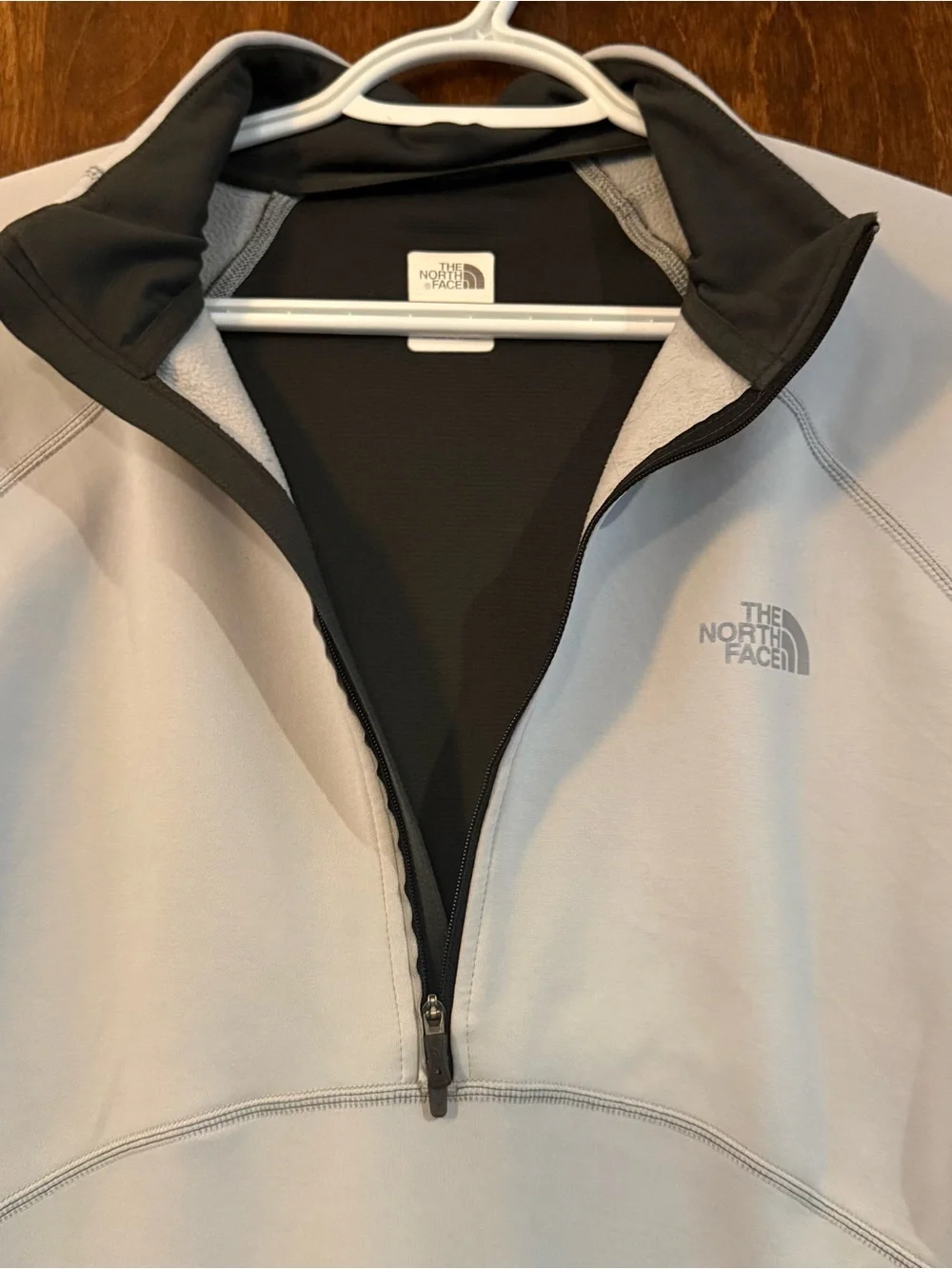 The North Face Men’s Large FlashDry Half Zip Pullover Jacket